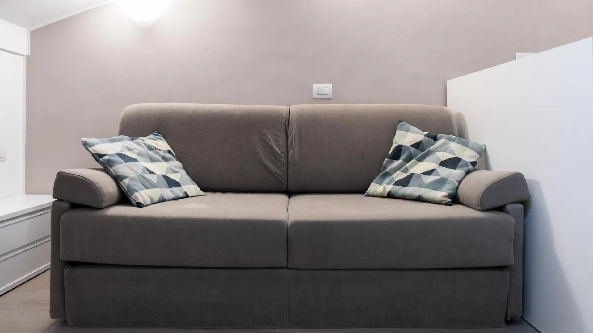 Intrho Studio Flat P.Ta Romana Milan 0*,  Italy