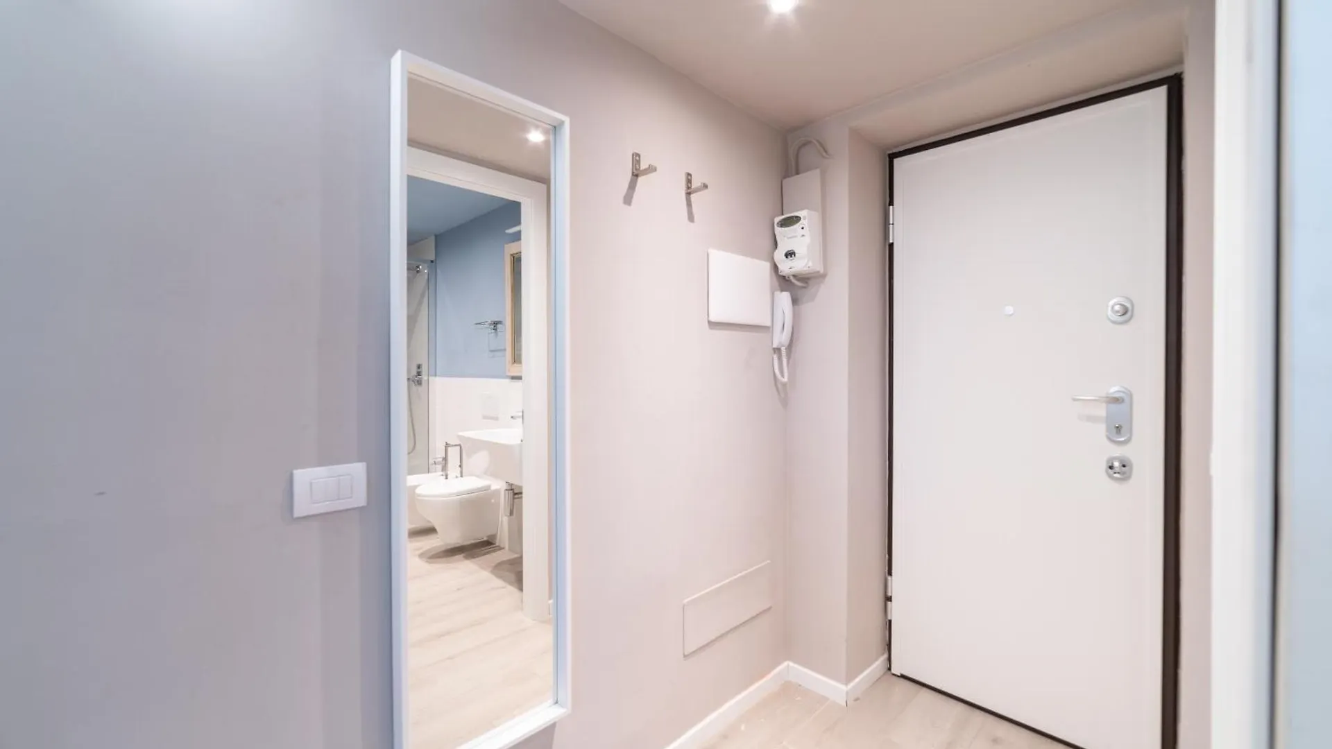 Intrho Studio Flat P.Ta Romana Milan Italy