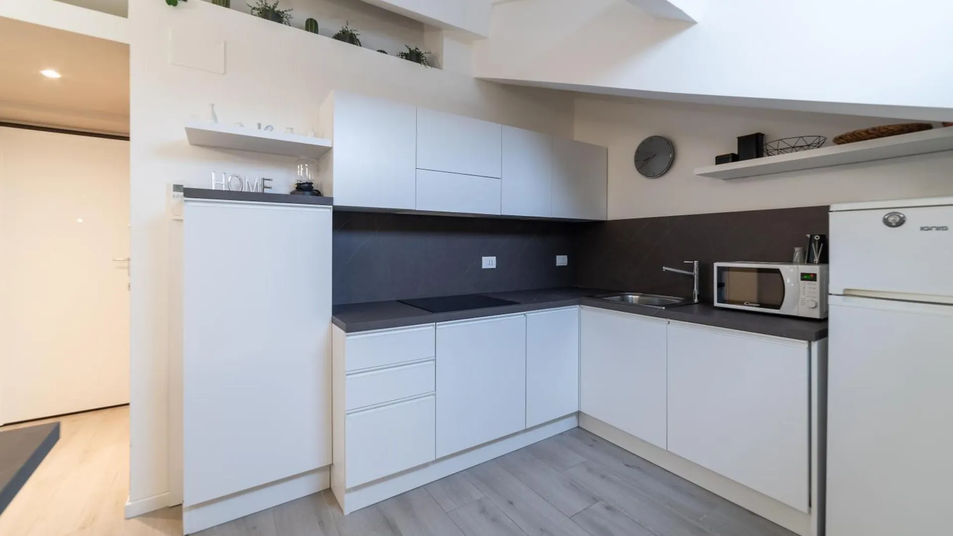 Intrho Studio Flat P.Ta Romana Milan